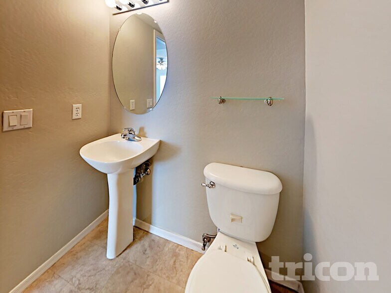 Building Photo - 6341 W Watkins St