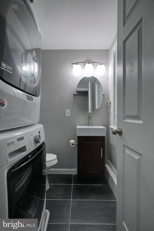 Building Photo - 16 N Bradford St