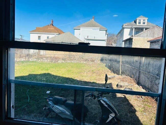 Building Photo - 160 Bryant St