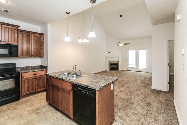 Building Photo - 334 High Meadows Pl