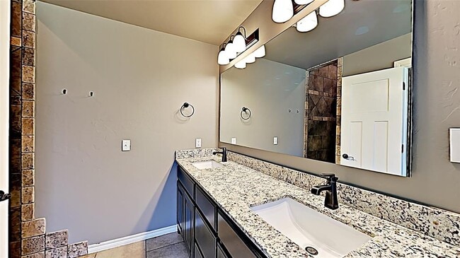 Building Photo - 4201 SE 38th St