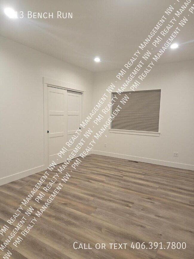 Building Photo - 213 Bench Run