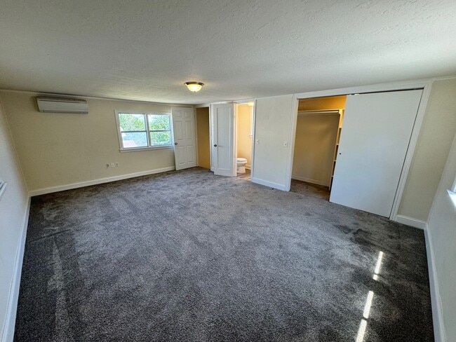 Building Photo - 2 bed 1.5 house with garage storage