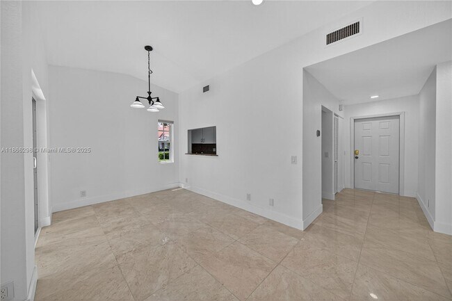 Building Photo - 1545 Springside Dr