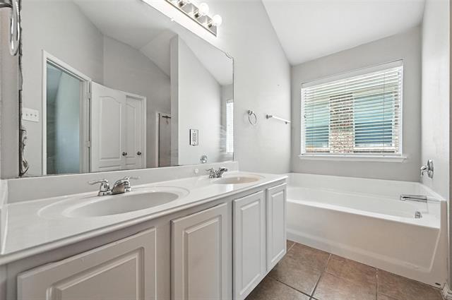 Building Photo - 9012 Heartwood Dr