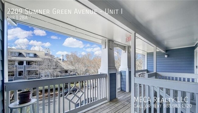 Building Photo - 2209 Sumner Green Ave