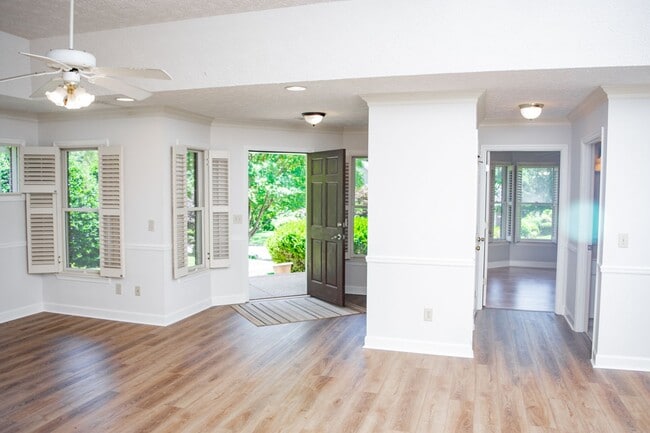 Building Photo - 3 bedroom House in Heart of Auburn