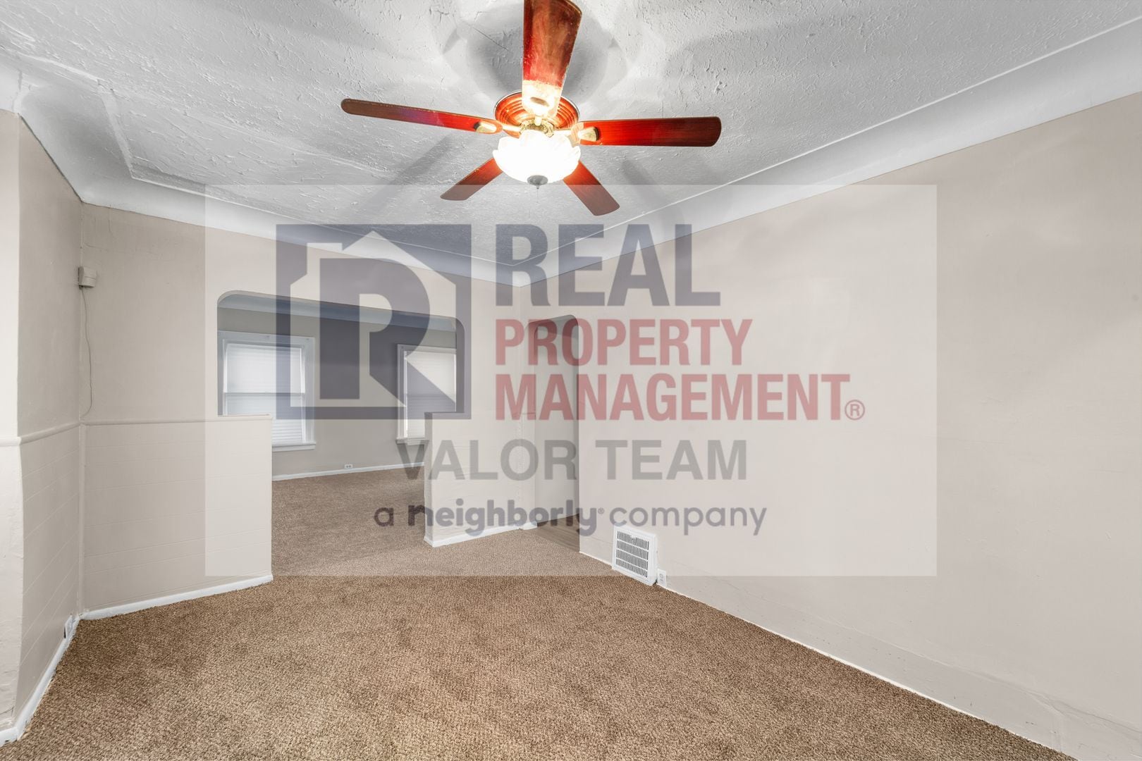 Building Photo - House Comfortable