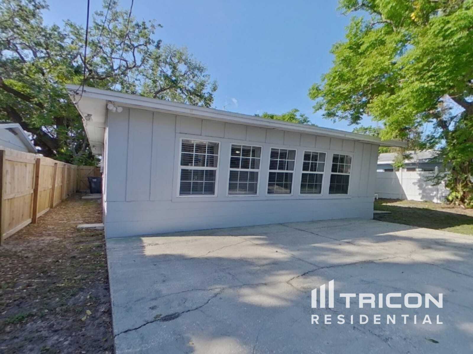 Building Photo - 2761 59th Ave N