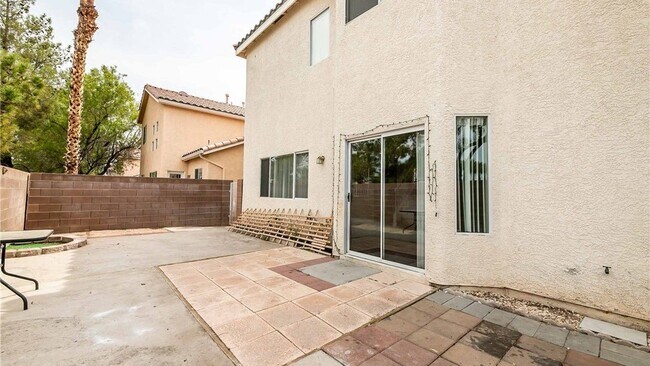 Building Photo - 824 Clear Diamond Ave