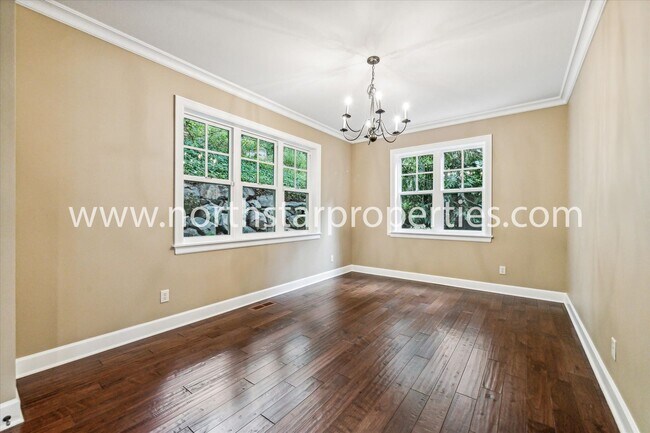 Building Photo - New Exquisitely Designed Dream Home in Lak...