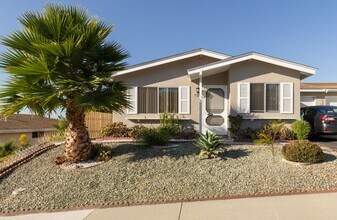 Building Photo - Beautiful 2 bedroom in 55+ Community
