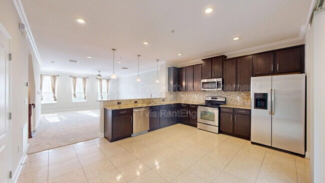 Building Photo - 4421 Ellipse Dr