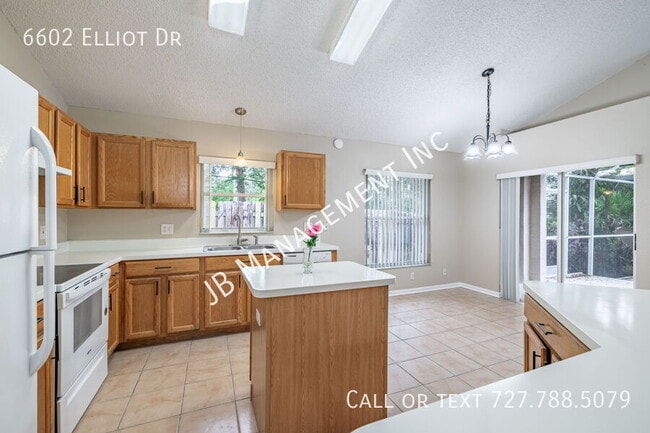 Building Photo - 6602 Elliot Dr