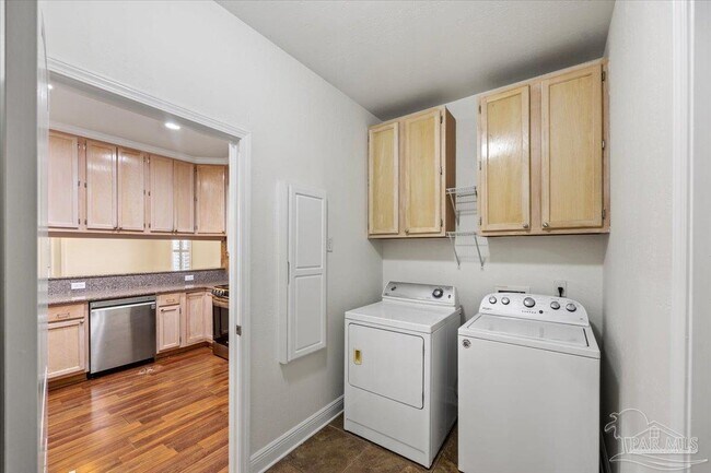 Building Photo - 3385 Montecito Blvd