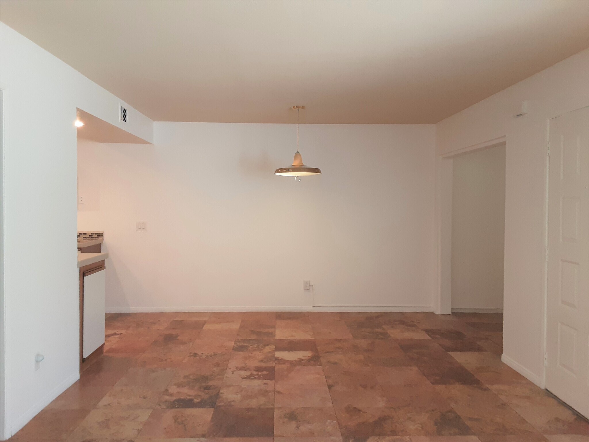 Building Photo - 1100 E Amado Rd