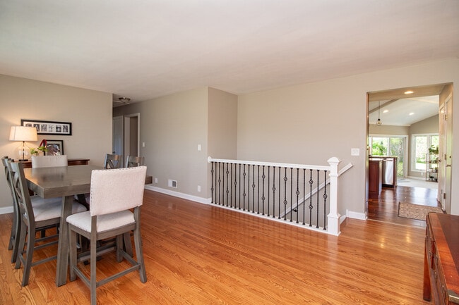 Building Photo - 597 Nash Rd