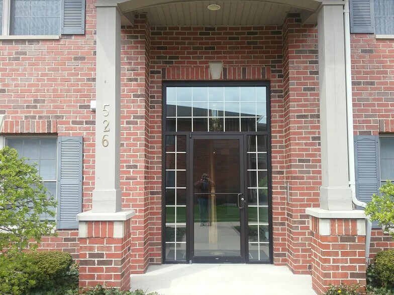 Building Photo - 636 Cambridge Ct