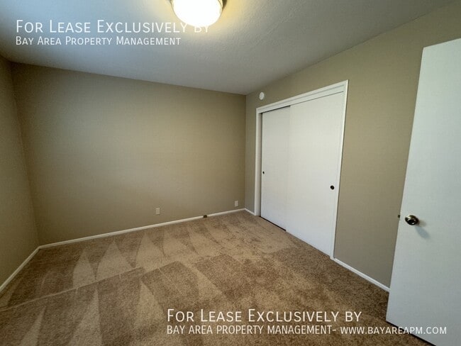 Building Photo - 330 Orchard Ave