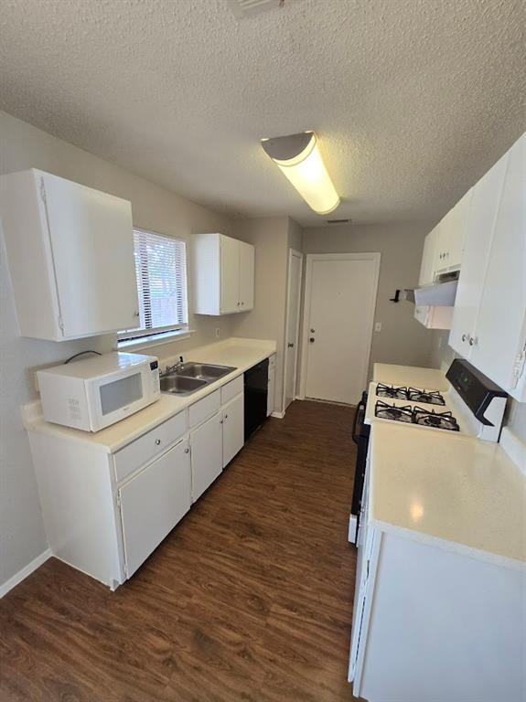 Building Photo - 702 Live Oak Dr