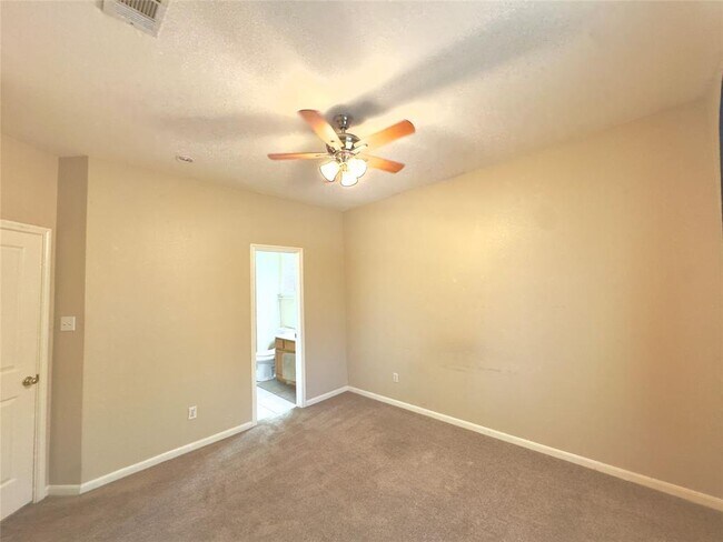 Building Photo - 6138 Negley