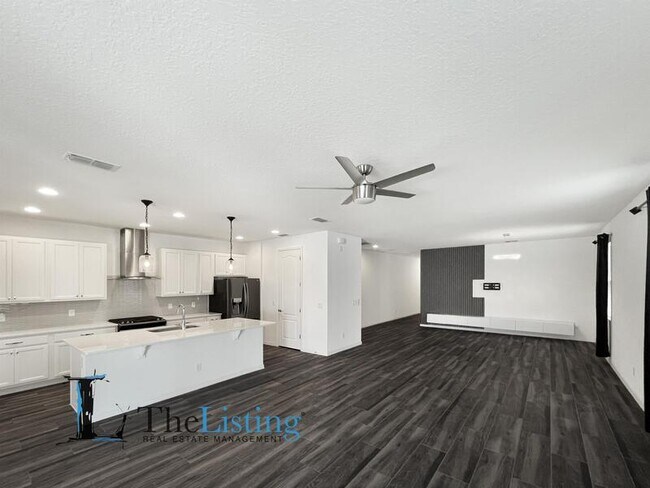 Building Photo - 14359 Shocklach Dr