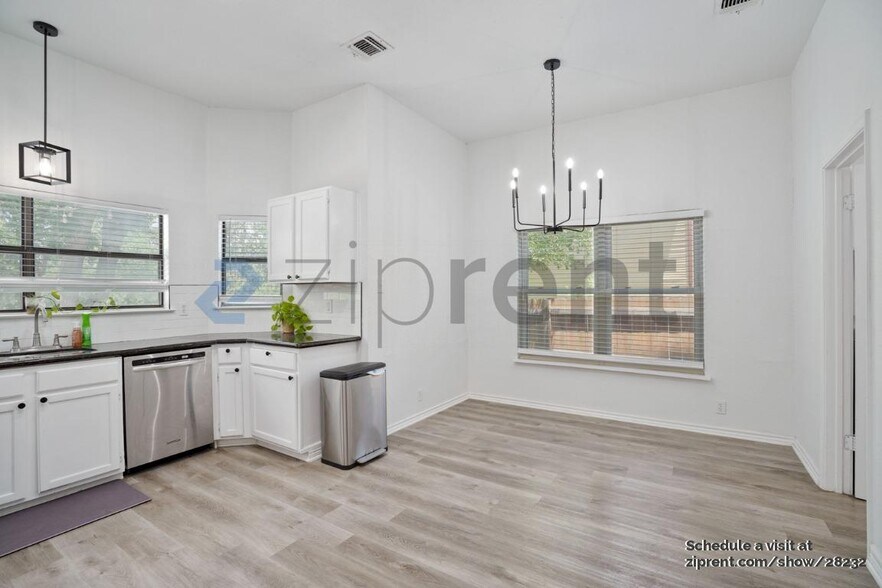 Building Photo - 9830 Sugarloaf Dr