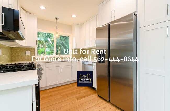 Building Photo - AVAILABLE - July 1 - HOUSE - 3 Bedrooms / 2 Baths - Long Beach