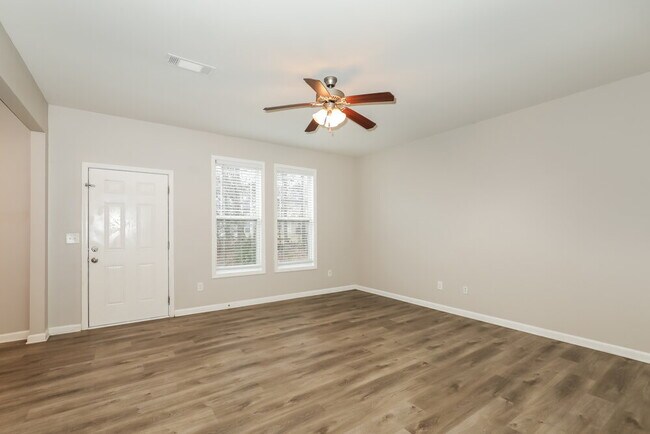 Building Photo - 1555 Persimmon Trace