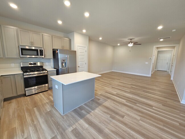 Building Photo - 1522 Yellowwood Ct