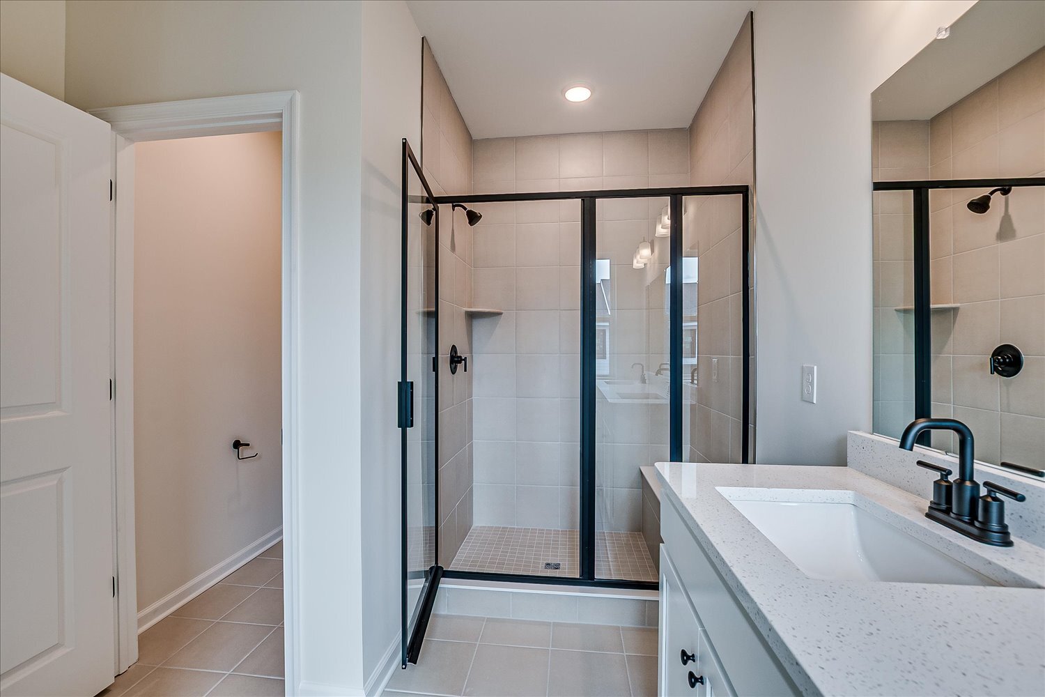 Building Photo - 624 Sadie Cir