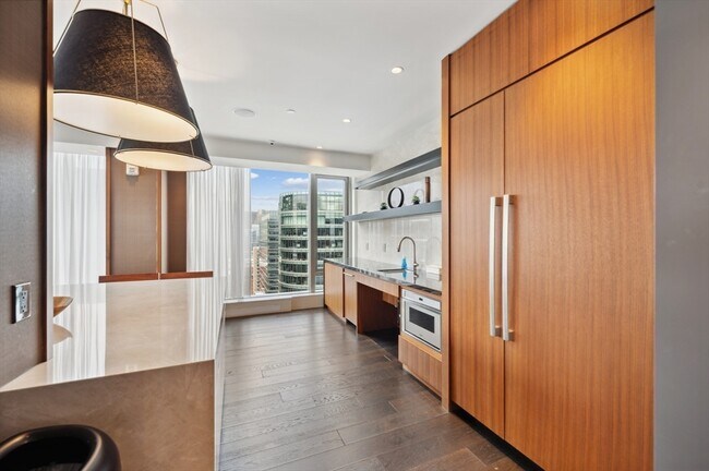 Building Photo - 135 Seaport Blvd