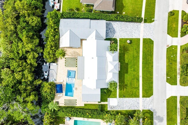 Building Photo - 11863 Lake Shore Pl