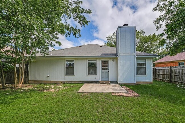 Building Photo - 15009 Big Falls Dr