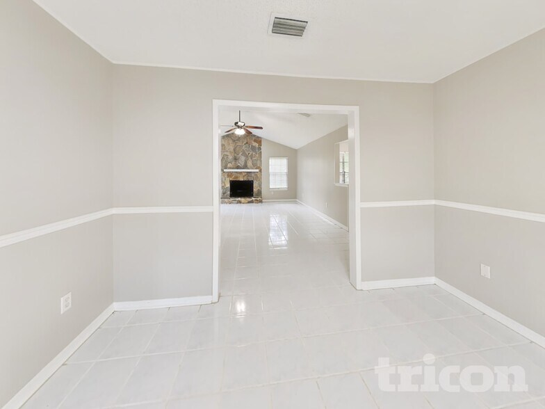 Building Photo - 11931 Marabou Ct S