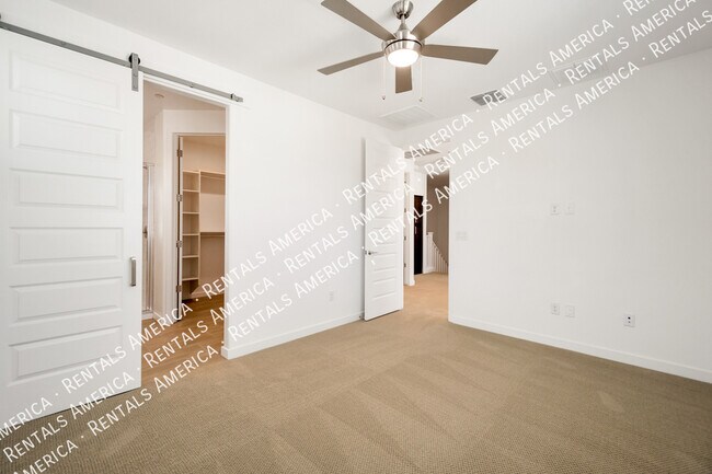 Building Photo - 4100 S Pinelake Way