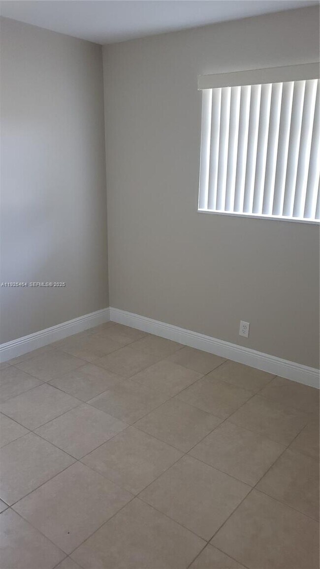 Building Photo - 18815 SW 113th Ct