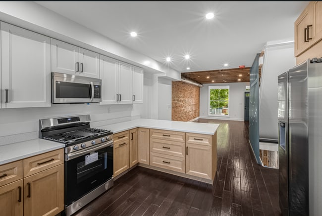 Building Photo - BEAUTIFULLY RENOVATED on the best block in Remington
