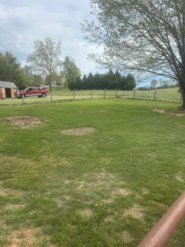 Building Photo - 3 BR 1.5 Bath brick rancher on 2 acres in Fairfield