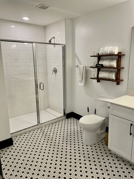 Building Photo - 758 N Broadway