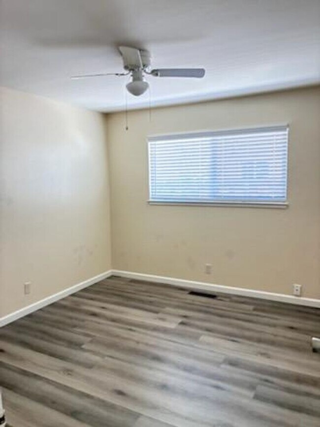 Building Photo - 451 Carneros Ave