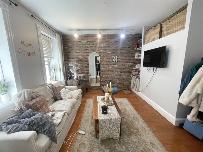 Primary Photo - 59 Myrtle St