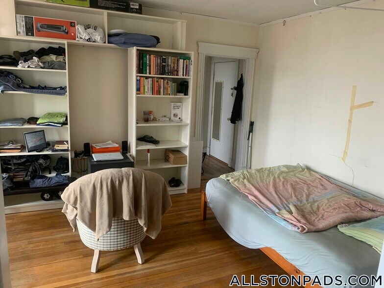 Primary Photo - 28 Quint Ave