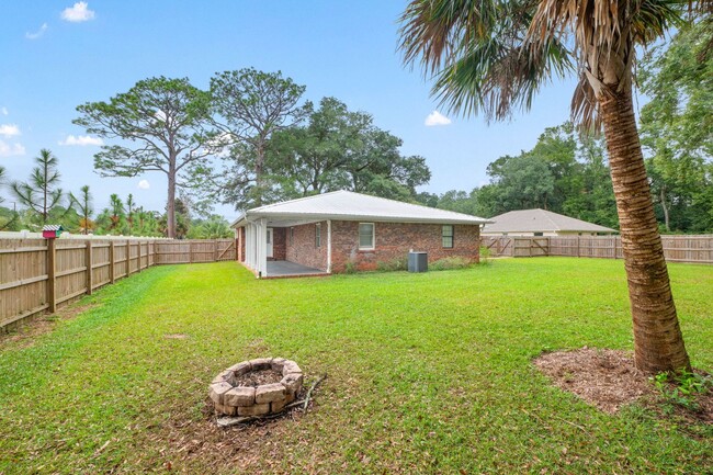 Building Photo - Gorgeous 4/2 Renovated Home in the Heart o...