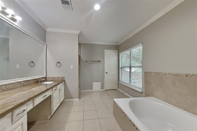 Building Photo - 8302 Hot Springs Dr
