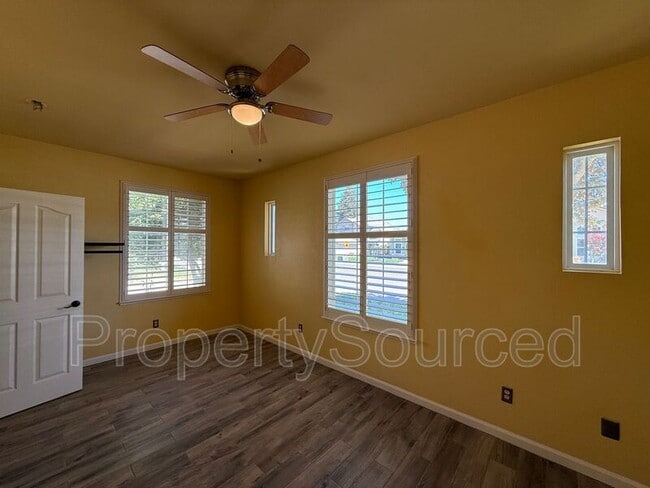 Building Photo - 523 Ruess Rd