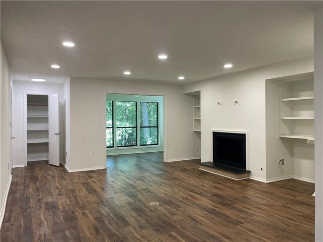 Primary Photo - 1006 Dunbar Dr