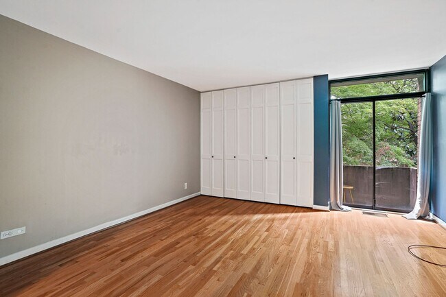 Building Photo - 1285 Delaware Ave SW