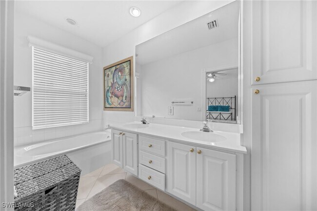 Building Photo - 5633 Cove Cir
