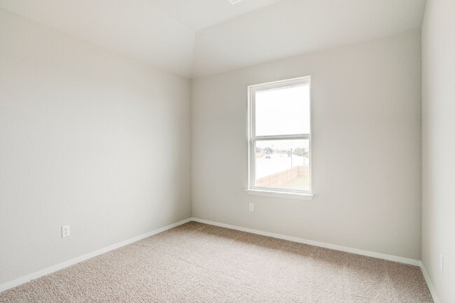 Building Photo - 101 Insider Loop